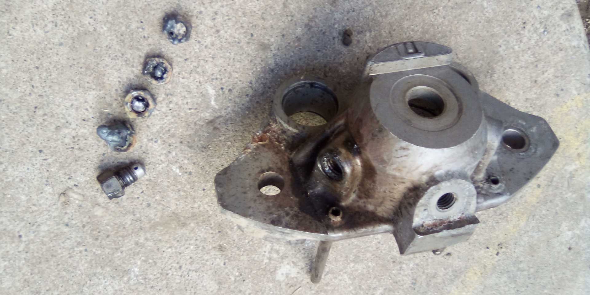 Removing Broken off Bleeder Valve on 88 Rear Caliper Pennock's Fiero