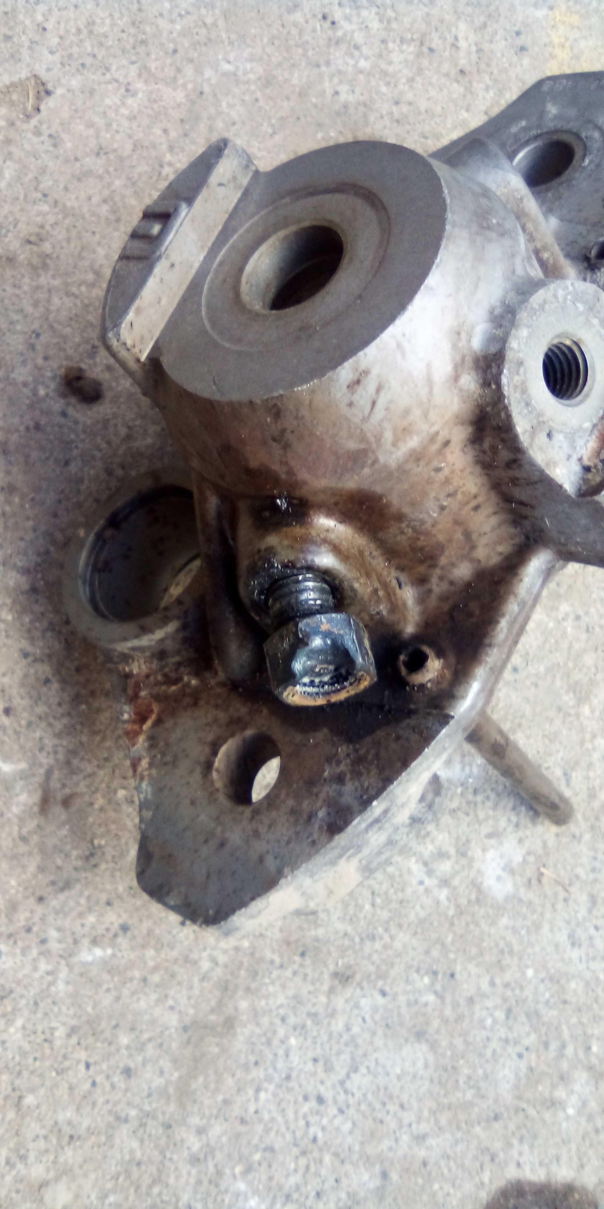 Removing Broken off Bleeder Valve on 88 Rear Caliper Pennock's Fiero