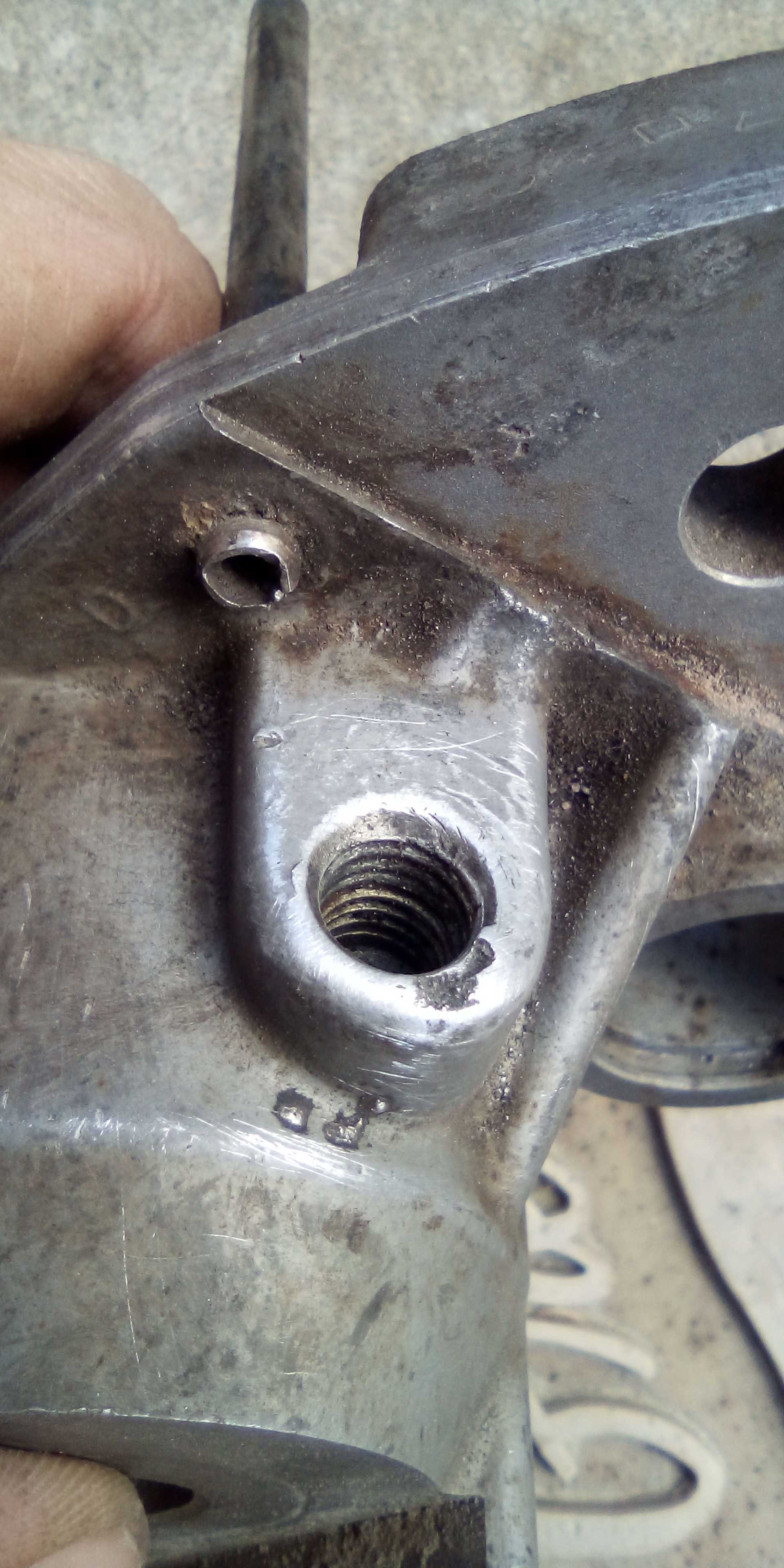 Removing Broken off Bleeder Valve on 88 Rear Caliper Pennock's Fiero